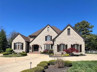 18231 Canyon Forest Ct, Chesterfield, MO
