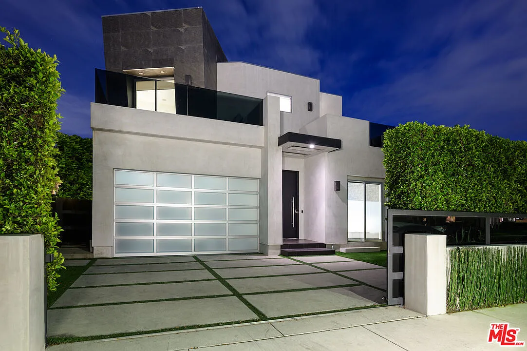 5 bed, 5.5 bath, 4200 sqft, $23,000 — Photo 1