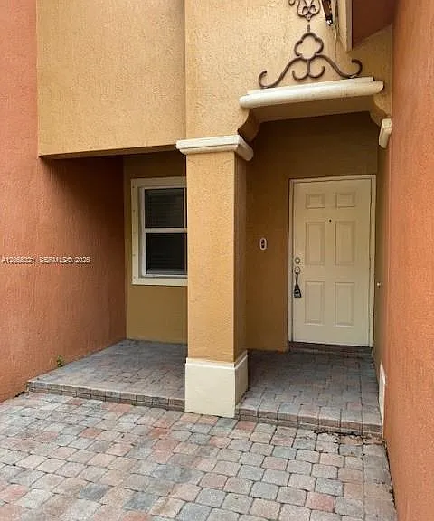 15242 SW 30th Ter #15242 — Photo 3