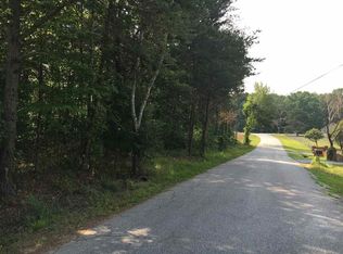 405 Emerald Dr, Campobello, SC 29322