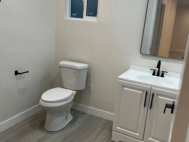 7021 Jamieson Ave — Photo 12