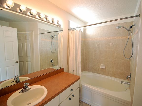 3rd image of 10202 Lakeside Vista Dr