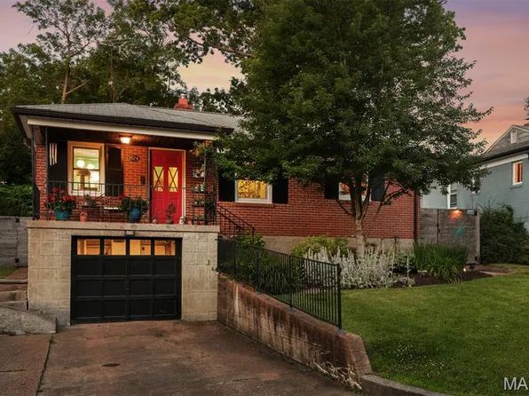 1524 N Berry Rd, Saint Louis, MO 63119