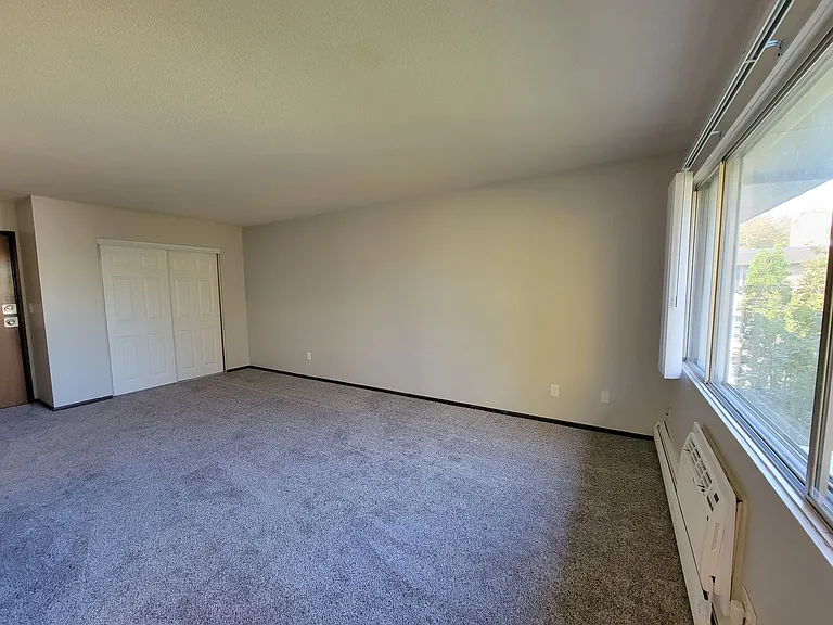 Woodbridge Terrace Apartments — Photo 10