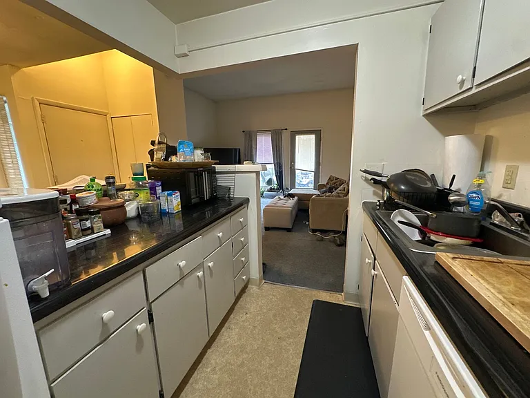 University Park Apartments near Cornell University — Photo 75