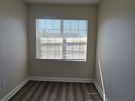 4th image of 303 Southern Pecan Cir Unit 203