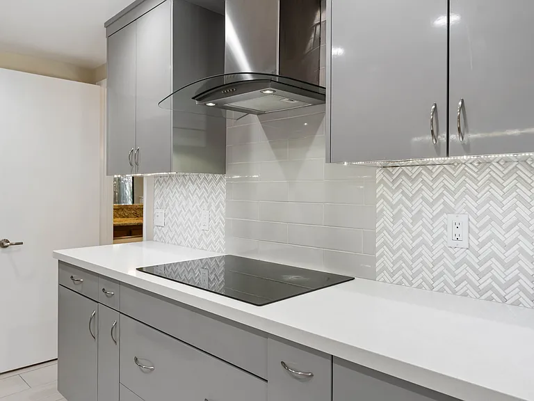 5340 Yarmouth Ave #108 — Photo 10