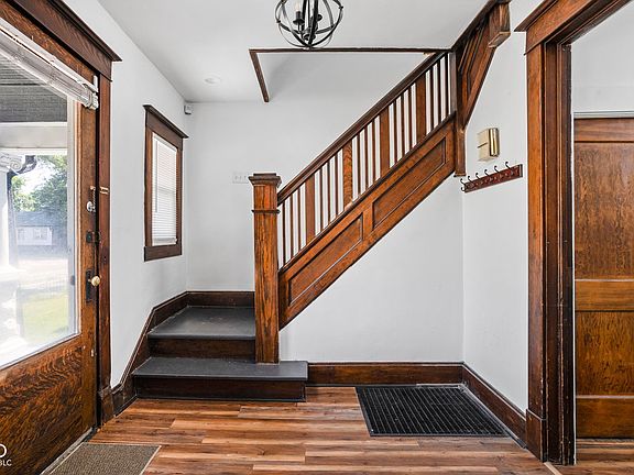 5th image of 3009 E New York St