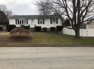 6 Birchview Dr, Cranston, RI 02920