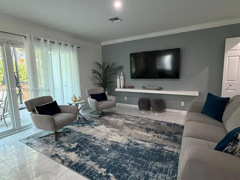 1428 SW 47th Ave — Photo 11