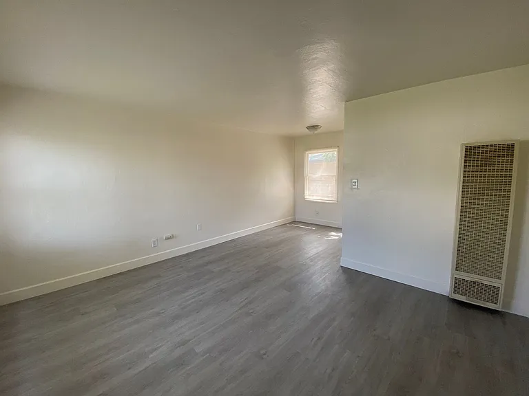 3003 Peerless Ave — Photo 3