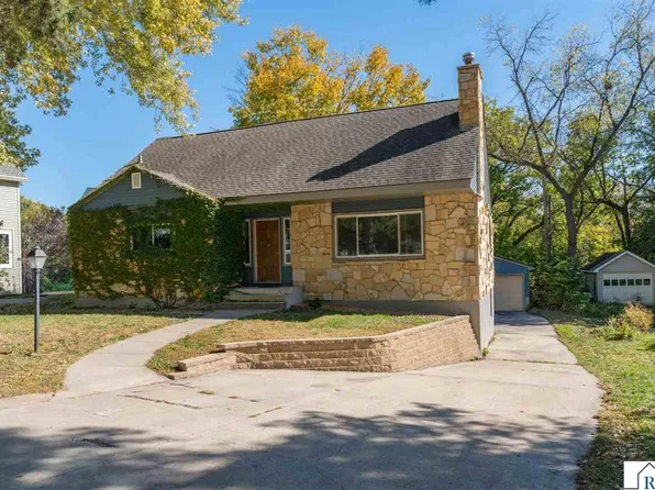 7 Dellview Ln, Mankato, MN 56001