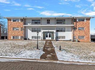 105 S Elder Ln APT 10, Decatur, IL 62522