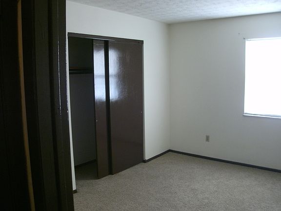 3rd image of 1609 Harvester Ln