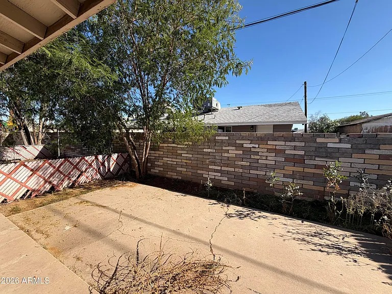 1833 E Harvard St #3 — Photo 10