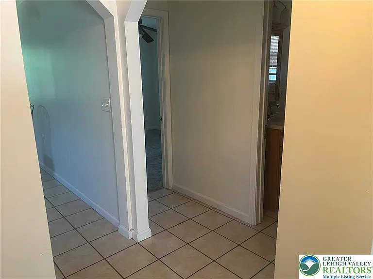 1839 Willow Park Rd — Photo 7