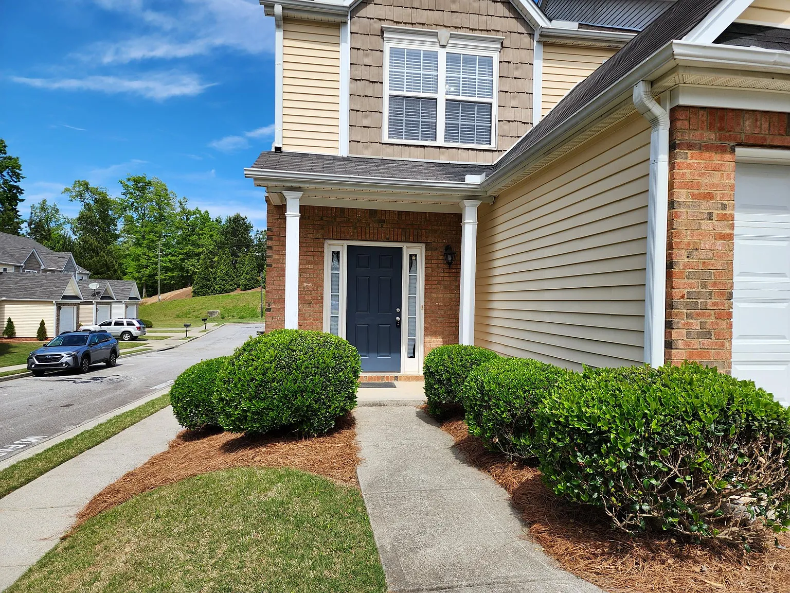 3 bed, 2.5 bath, 1700 sqft, $2,000 — Photo 4