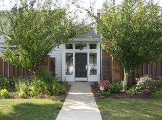 26187 Raintree Blvd APT C1, Olmsted Falls, OH