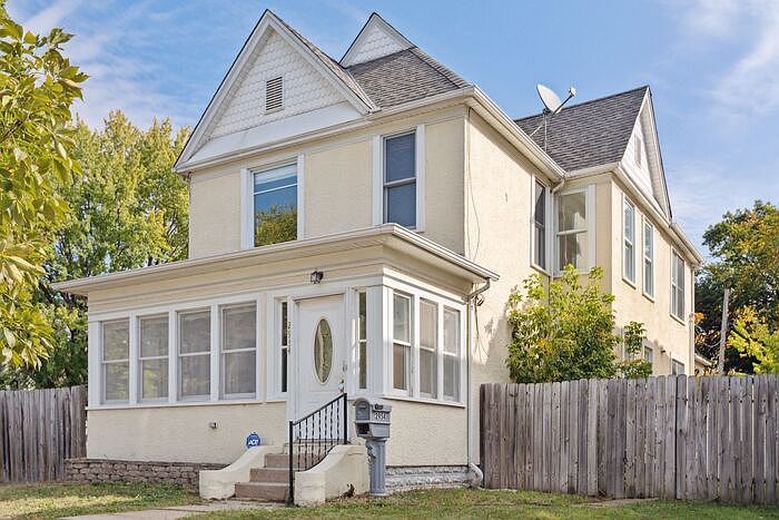 1st image of 2954 Dupont Ave N