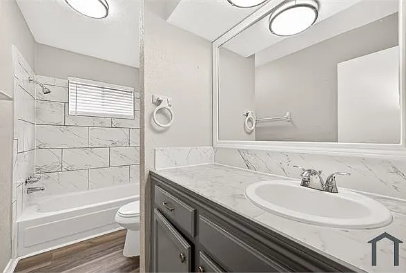 10402 Permian Dr — Photo 18