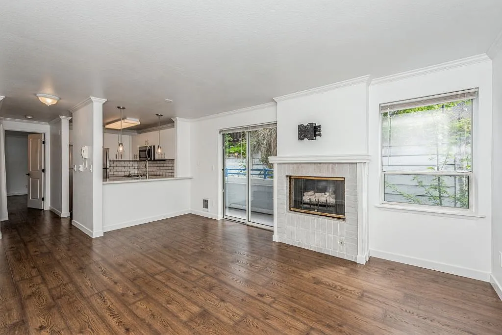 2244 13th Ave W #411 - 1 bedroom — Photo 4
