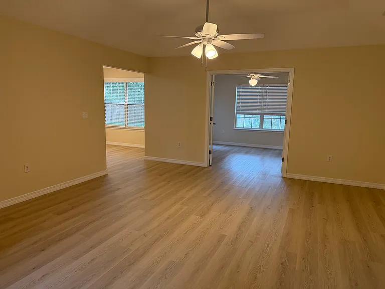 7558 Elizabeth Dr — Photo 16