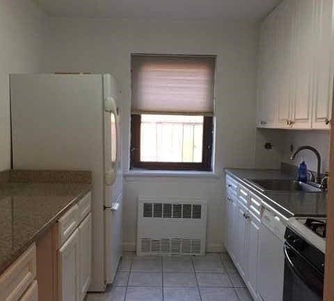 3rd image of 3165 138th St APT 6L