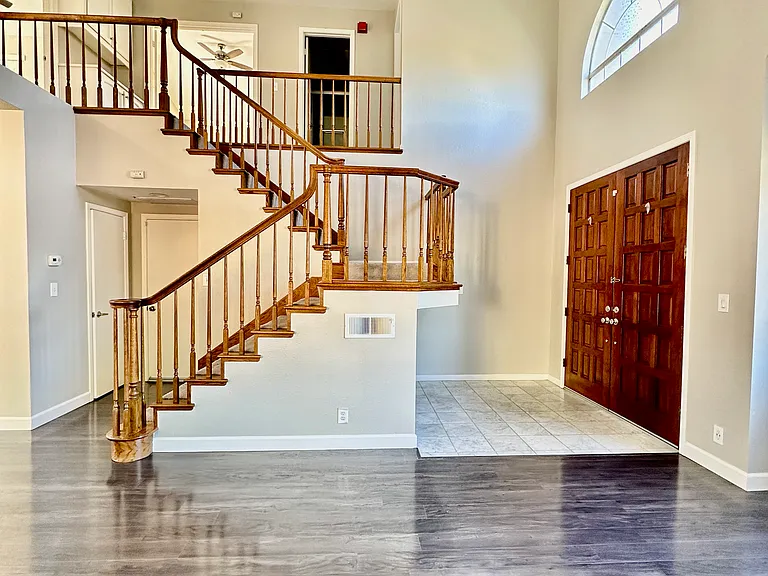 32241 Jean Dr — Photo 2
