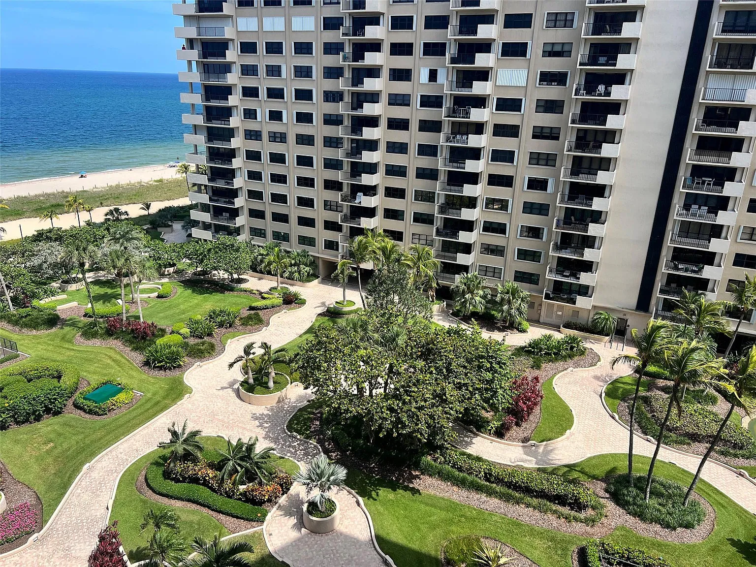 2 bed, 2.0 bath, 1700 sqft, $4,800 — Photo 4
