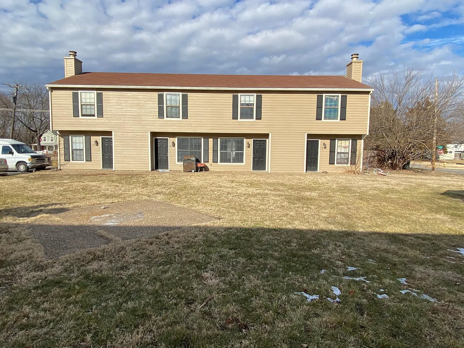 2 bed, 700 sqft, $850 — Photo 2