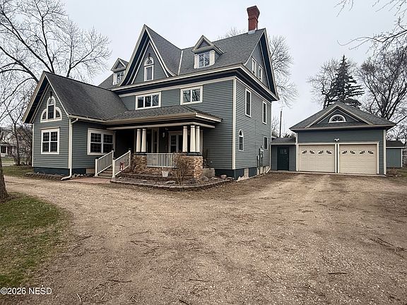 2nd image of 101 E Park Ave