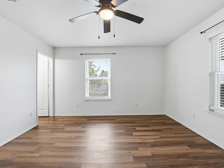 1502 Sharron Ct — Photo 58