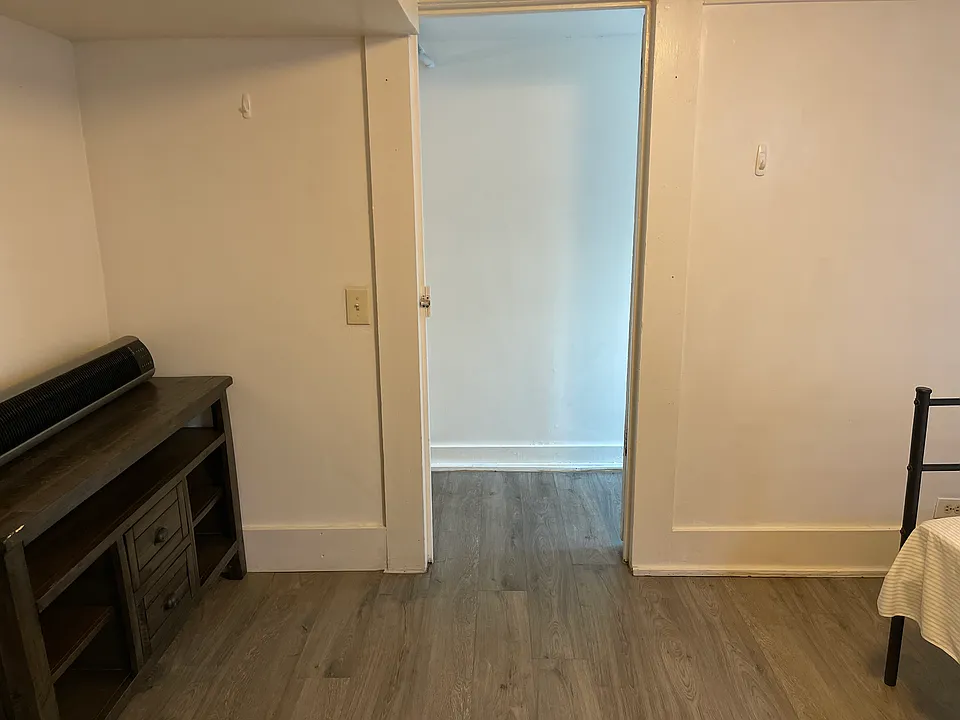 632 McDonald St SE #1