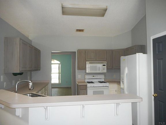 3rd image of 6743 Cedar Ridge Cir