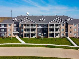 2877 Spring Rose Cir #111, Coralville, IA