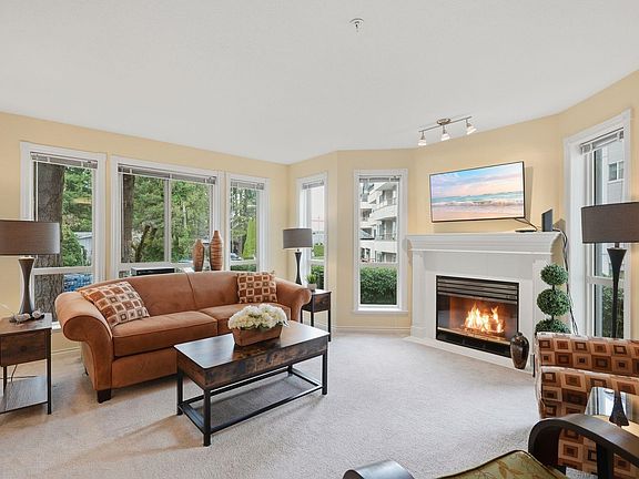 2nd image of 2575 Ware St #211