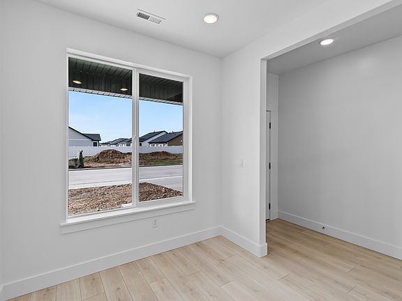 5th image of 1581 N 2300 W #131