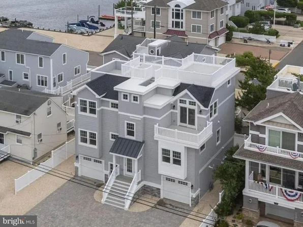 15 W Carolina Ave, Beach Haven, NJ 08008