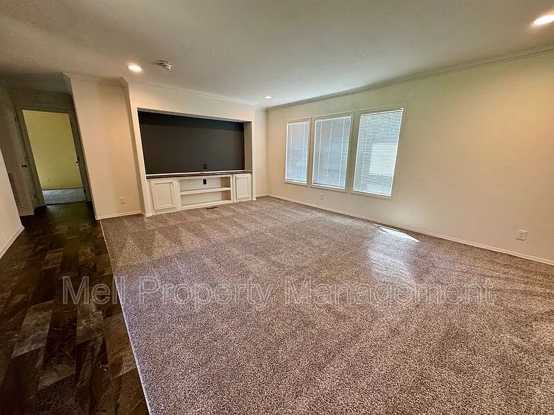 3 bed, 2.0 bath, 1512 sqft, $2,100 — Photo 3