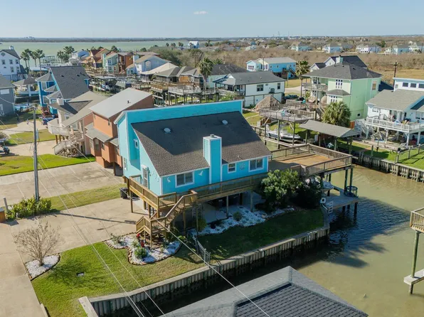 1210 Island Dr, San Leon, TX 77539