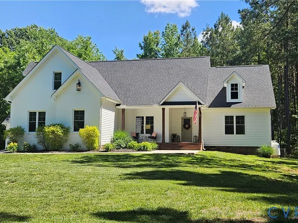 8851 Virginia St, Amelia Court House, VA 23002