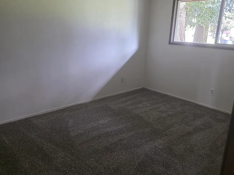 319 Ecols St N #6 — Photo 5