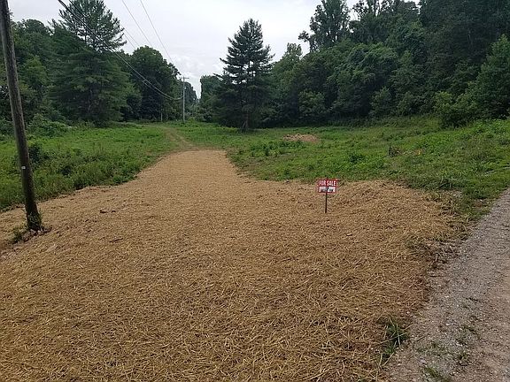 4th image of 200 Gallant Fox Dr