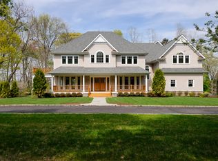 31 Bouton Road, Lloyd Harbor, NY 11743