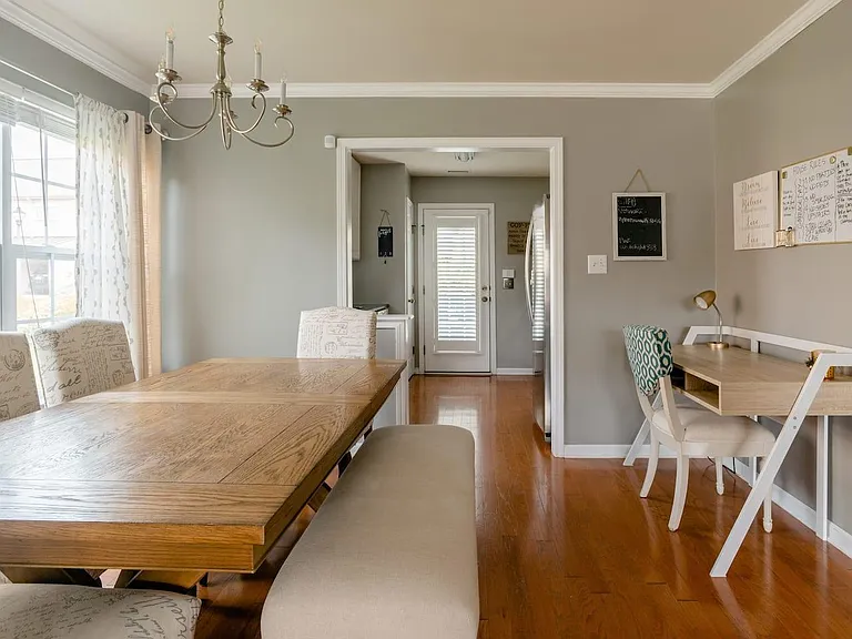 9817 Castain Dr — Photo 4