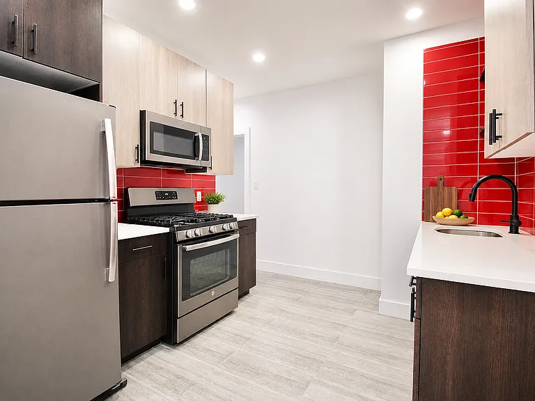 279 Kosciuszko St #409 — Photo 3