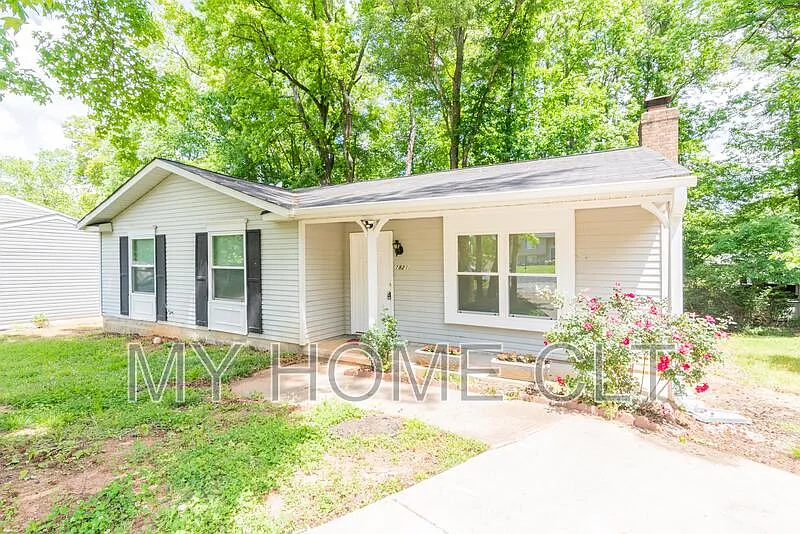 3 bed, 2.0 bath, 1188 sqft, $1,750 — Photo 1