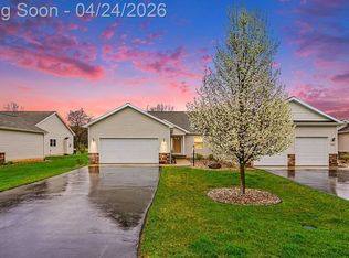 4013 Eastbridge Circle Rd, Stockbridge, MI 49285