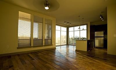 4th image of 2125 Yale St #195