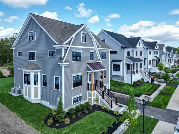 15 Starling St, West Roxbury, MA 02132